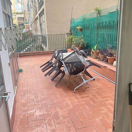 Piso Y Patio Apartment Barcelona Exterior photo