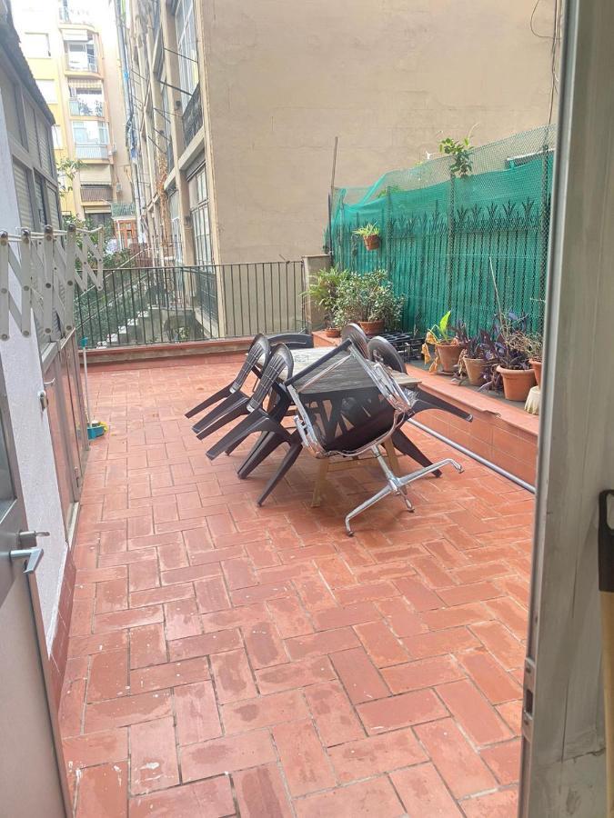 Piso Y Patio Apartment Barcelona Exterior photo